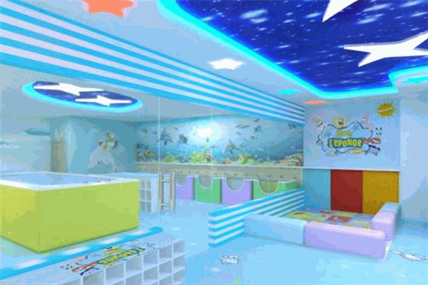 胖大熊婴儿游泳馆